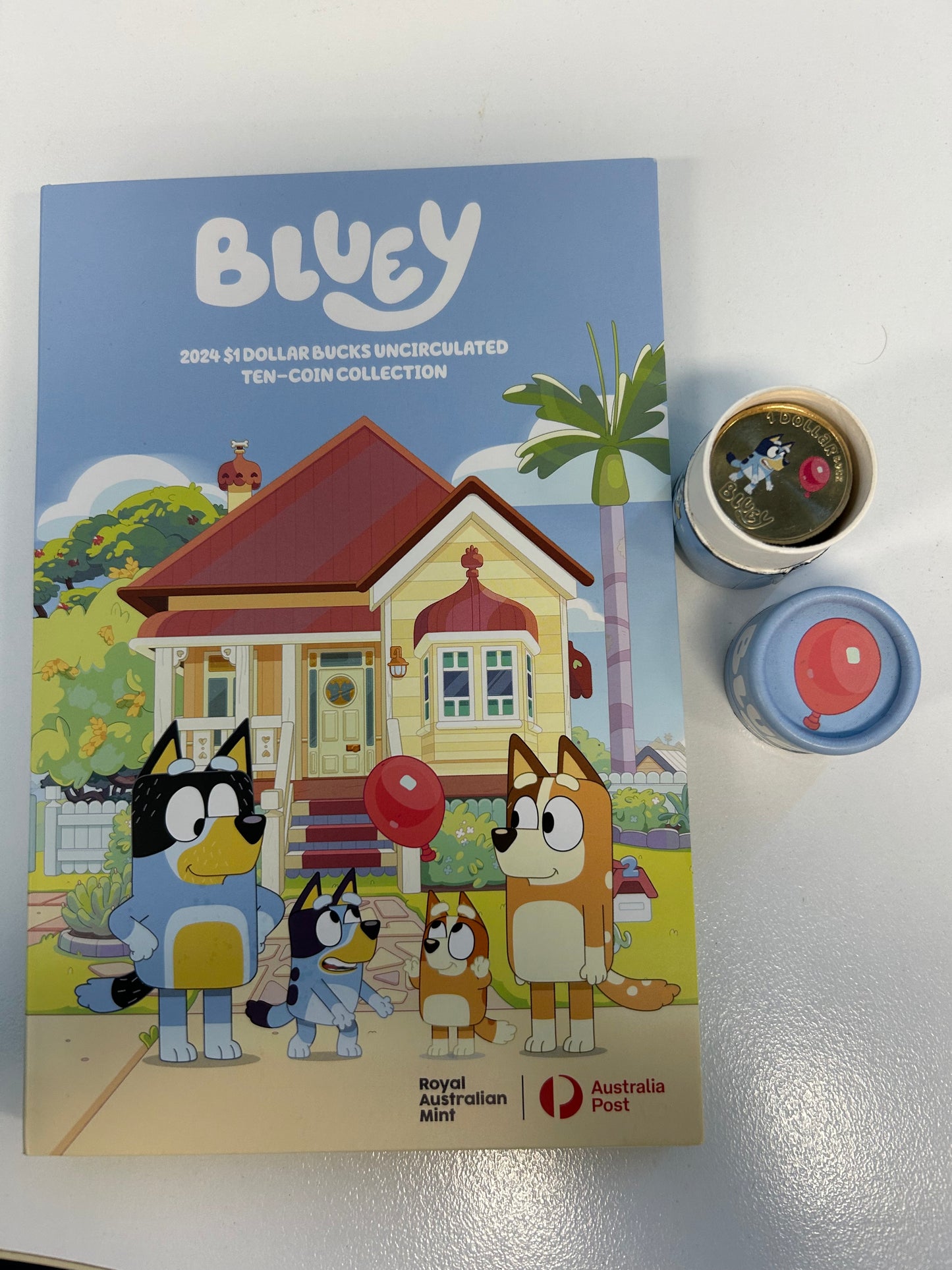 Bluey 10 coin set with coloured Bluey coin