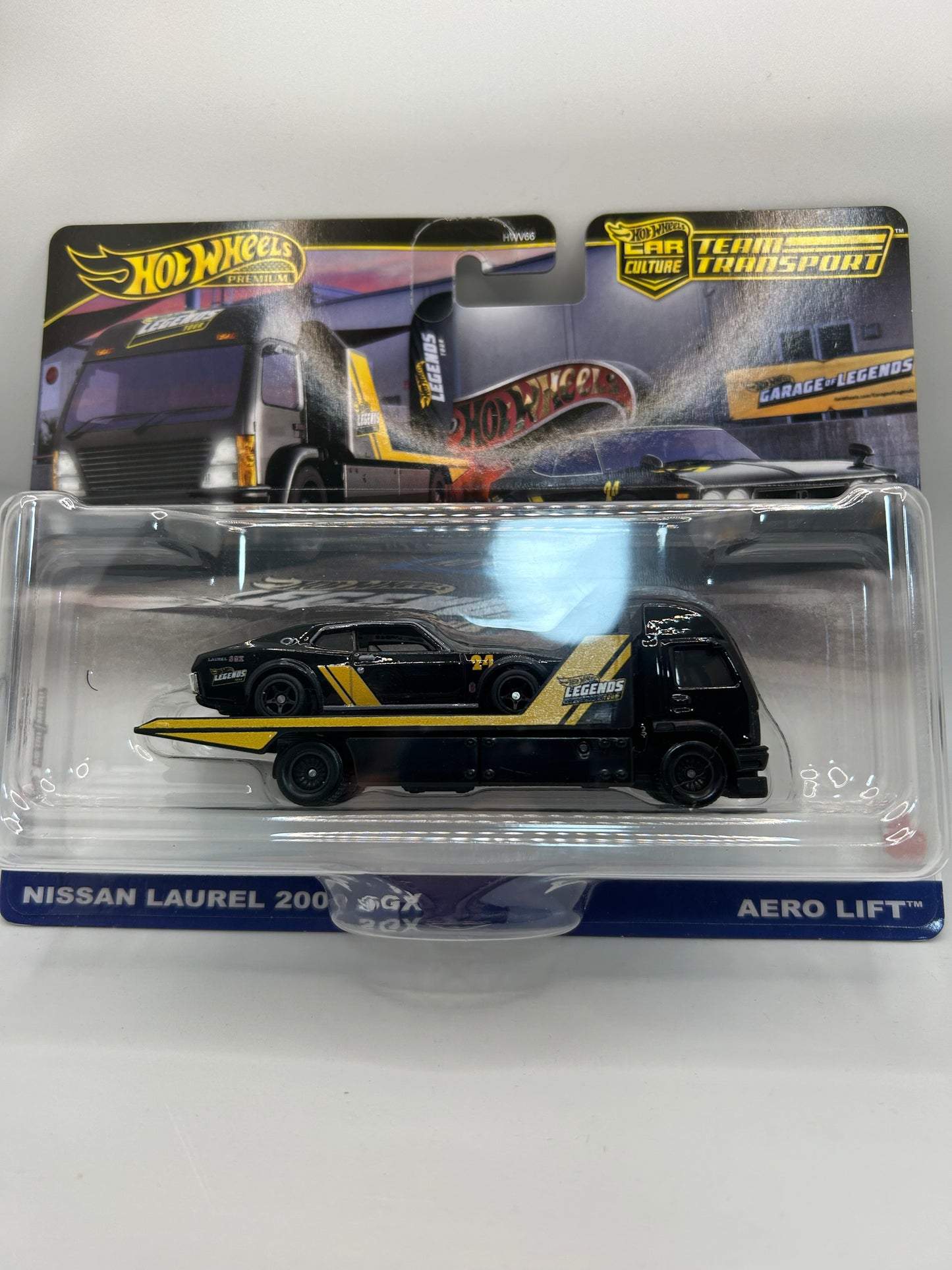 HOT WHEELS Legends Tour Team Transport Nissan Laurel